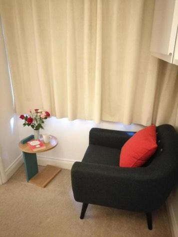 Lovet Homestay Londres Exterior foto
